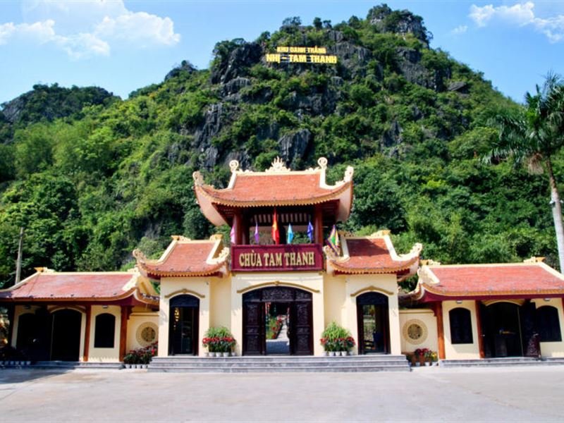 Tam Thanh cave pagoda